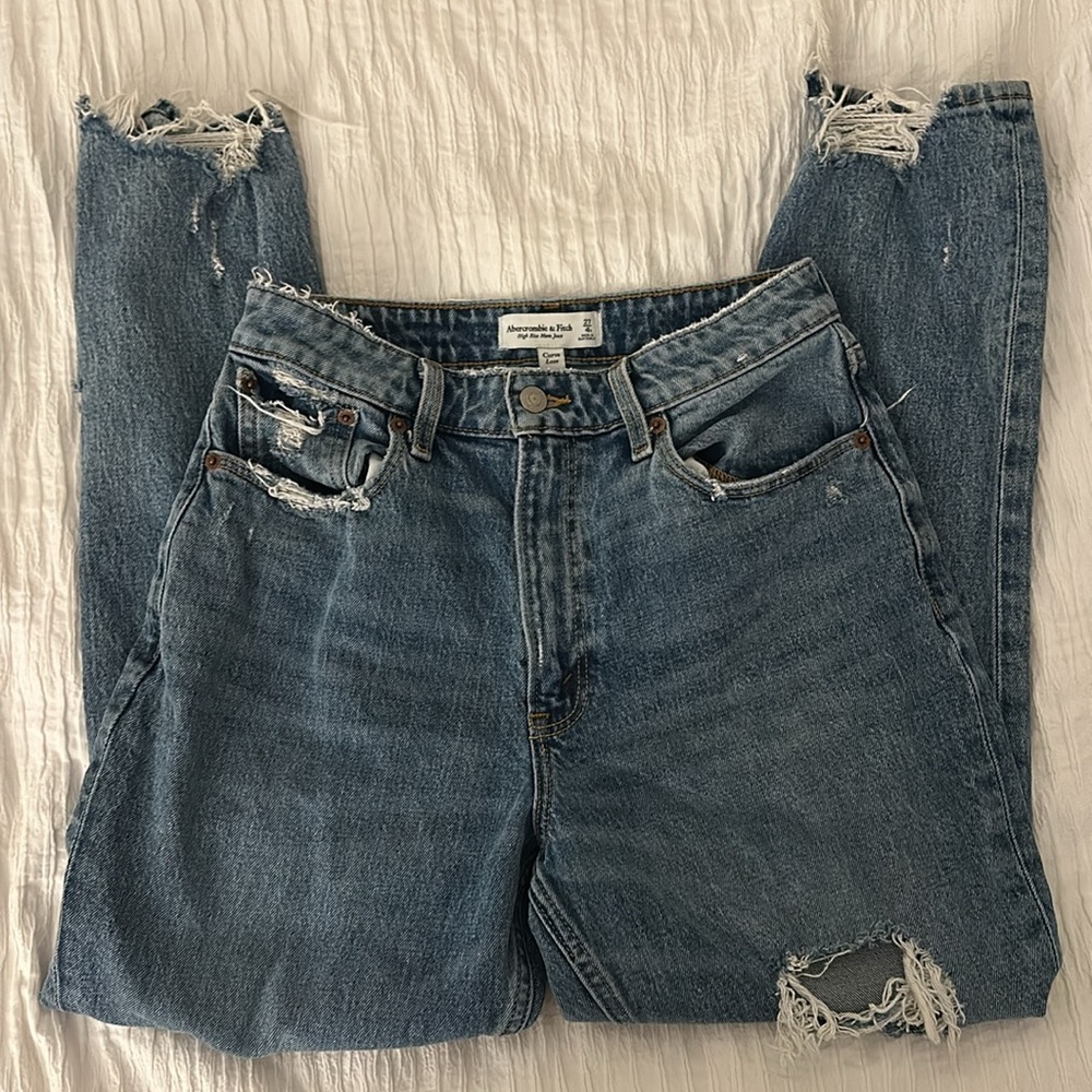 Abercrombie & Fitch Curve Love High Rise Mom Jean – Size 27/4R - Picture 3 of 6